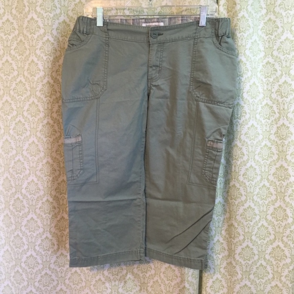 Liz Lange Maternity for Target cargo capris